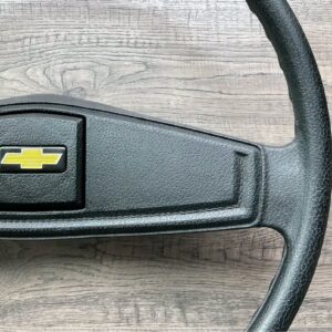OEM Chevrolet steering wheel (1988–1994 C/K trucks, Blazer, Suburban)
Clean original wheel with Chevy bowtie horn pad. Good condition, no cracks or major wear. Ready to install.